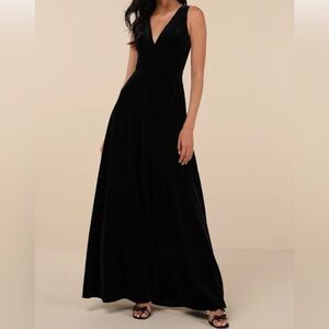 Lulu’s Beautiful Night Black Velvet Sleeveless Maxi Dress